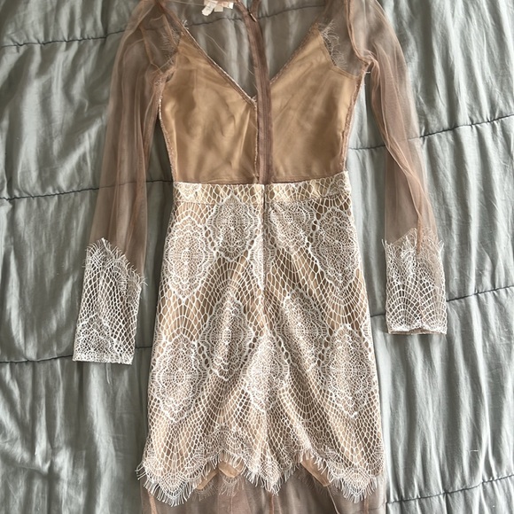MESH NUDE AND WHITE LACE MINI DRESS - Picture 3 of 5